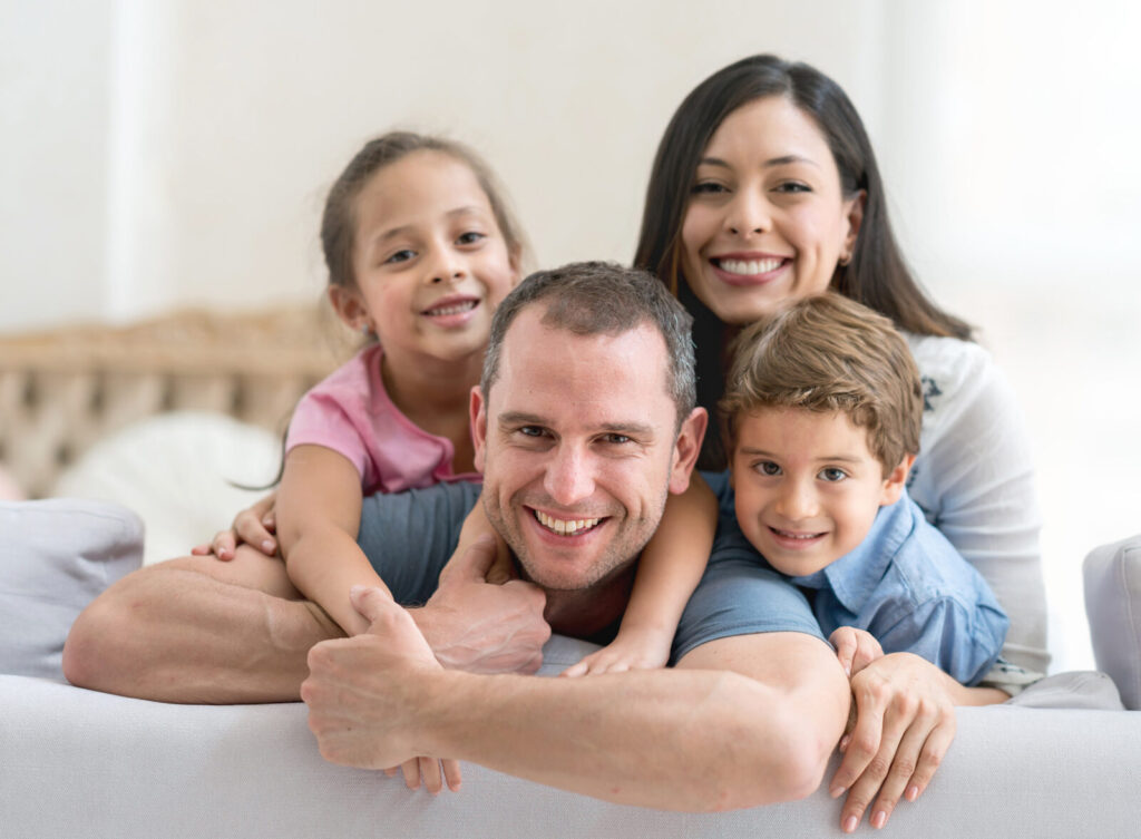 família protegida e segura protteges